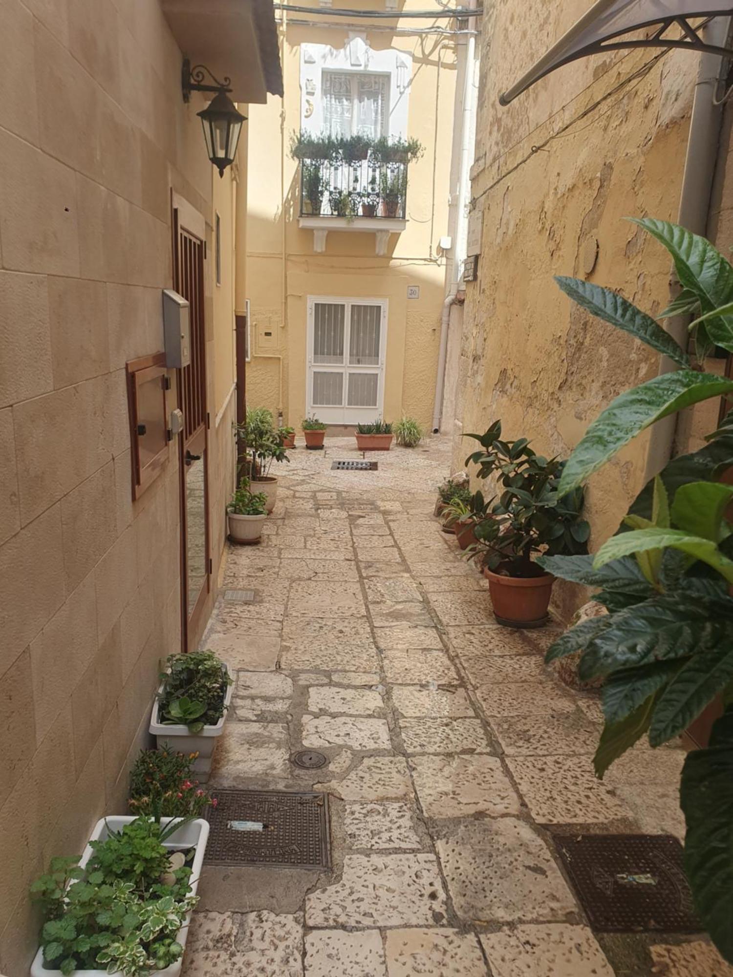 Corte Del Dattilo Nel Borgo Antico Bari Buitenkant foto