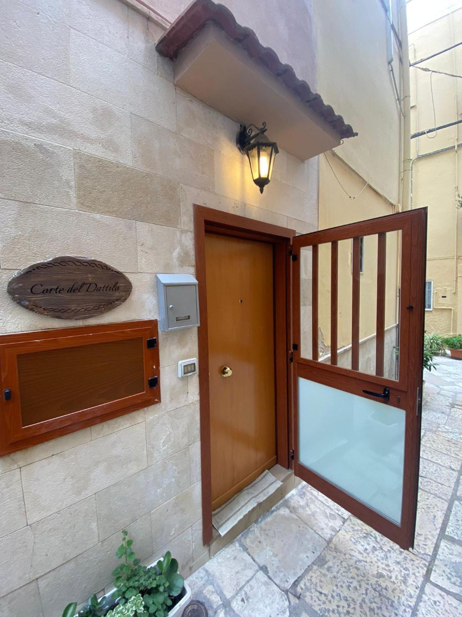 Corte Del Dattilo Nel Borgo Antico Bari Buitenkant foto